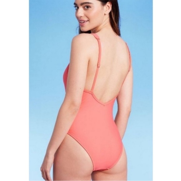 Coral one piece - Picture 2 of 7